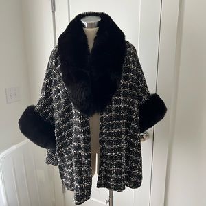 LRG black, white, brown cape with faux fur